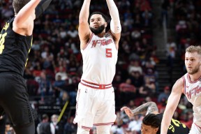 开云娱乐-这也行？洛杉矶湖人关键时刻临场应变清晨休斯敦火箭备战欧联，金州勇士窗口期刷新队史纪录的简单介绍